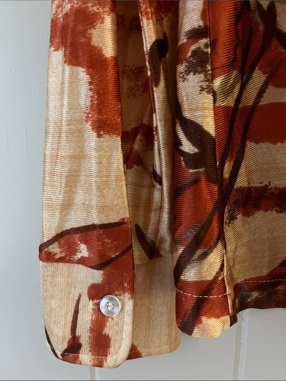 Vintage-Inspired Men's Long Sleeve Printed Shirt - Rust/Beige - Picture 9 of 10